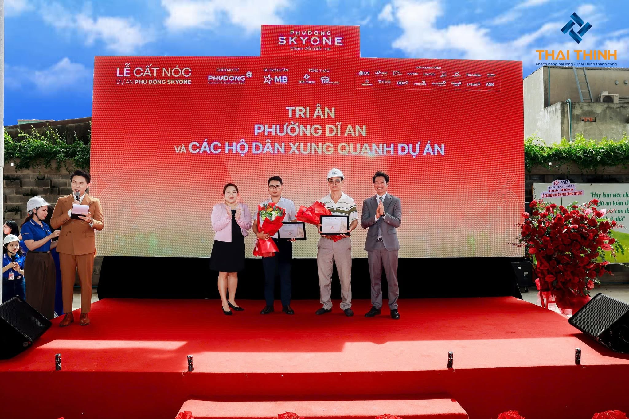 LỄ CẤT NÓC DỰ ÁN PHÚ ĐÔNG SKYONE - DẤU MỐC MỚI CHO HÀNH TRÌNH AN CƯ