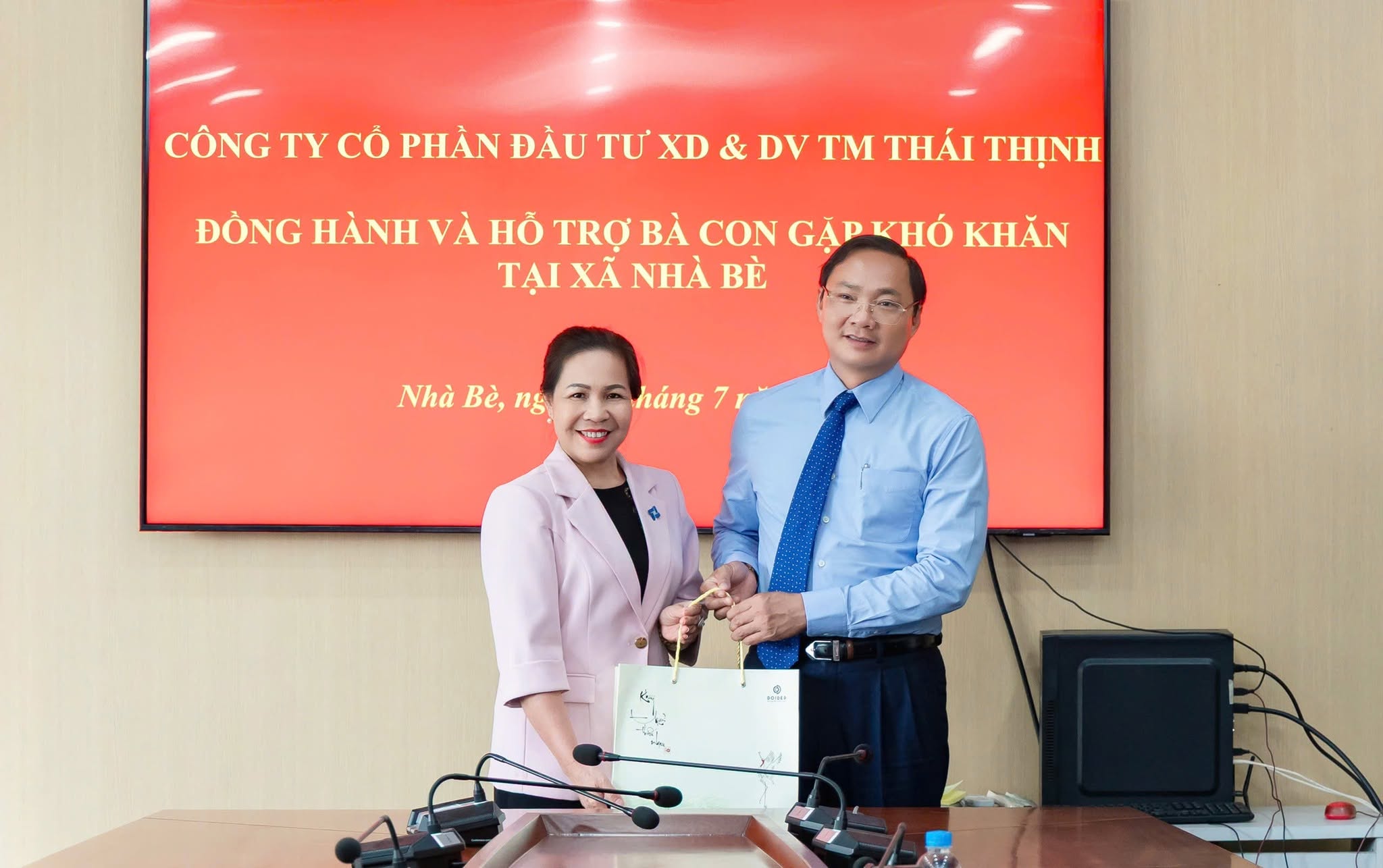 THÁI THỊNH CHUNG TAY SẺ CHIA, ĐỒNG HÀNH CÙNG BÀ CON XÃ NHÀ BÈ