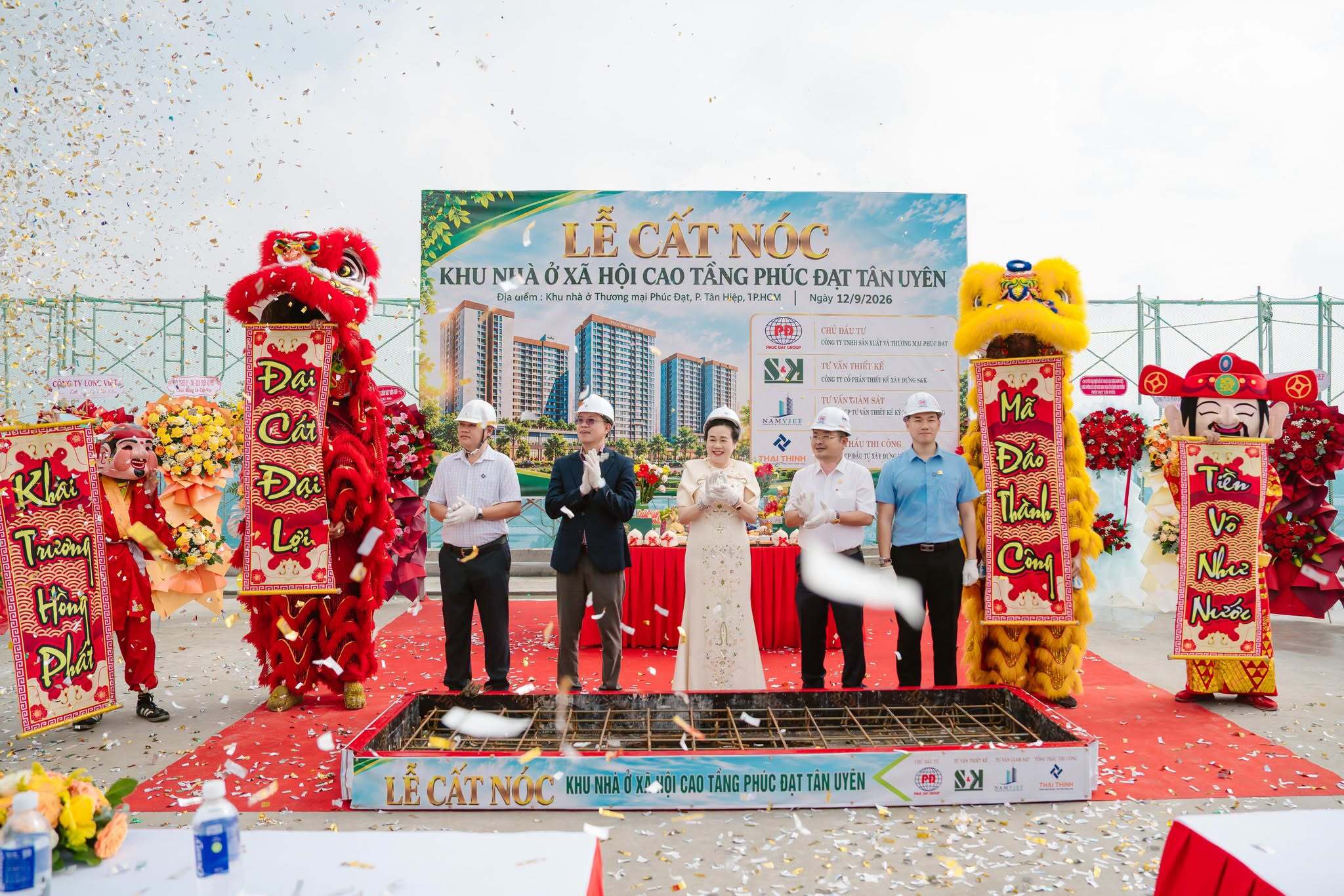 LỄ CẤT NÓC DỰ ÁN KHU NHÀ Ở XÃ HỘI CAO TẦNG PHÚC ĐẠT – TÂN UYÊN: DẤU MỐC MỚI TRÊN HÀNH TRÌNH HOÀN THIỆN CÔNG TRÌNH VÌ CỘNG ĐỒNG